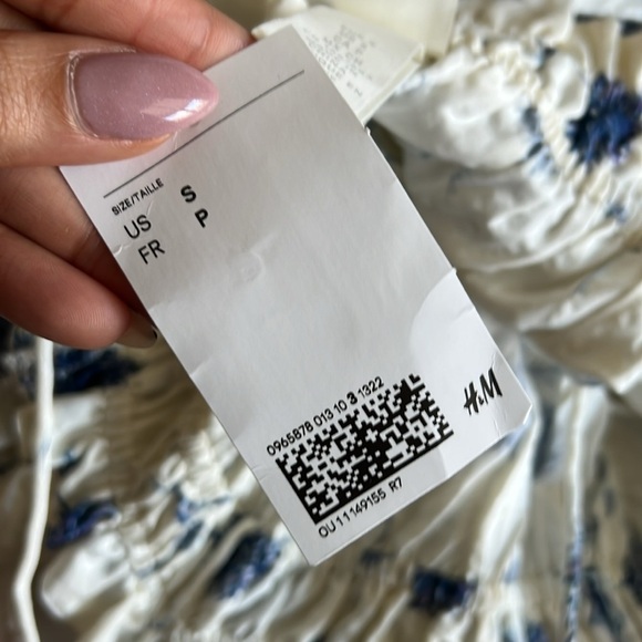 H&M Cream and Blue Floral Dress - Picture 7 of 8